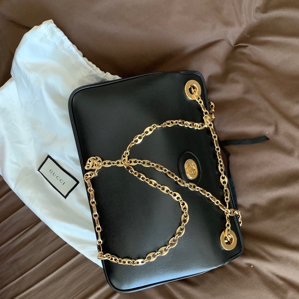 Gucci linea leather chain purse